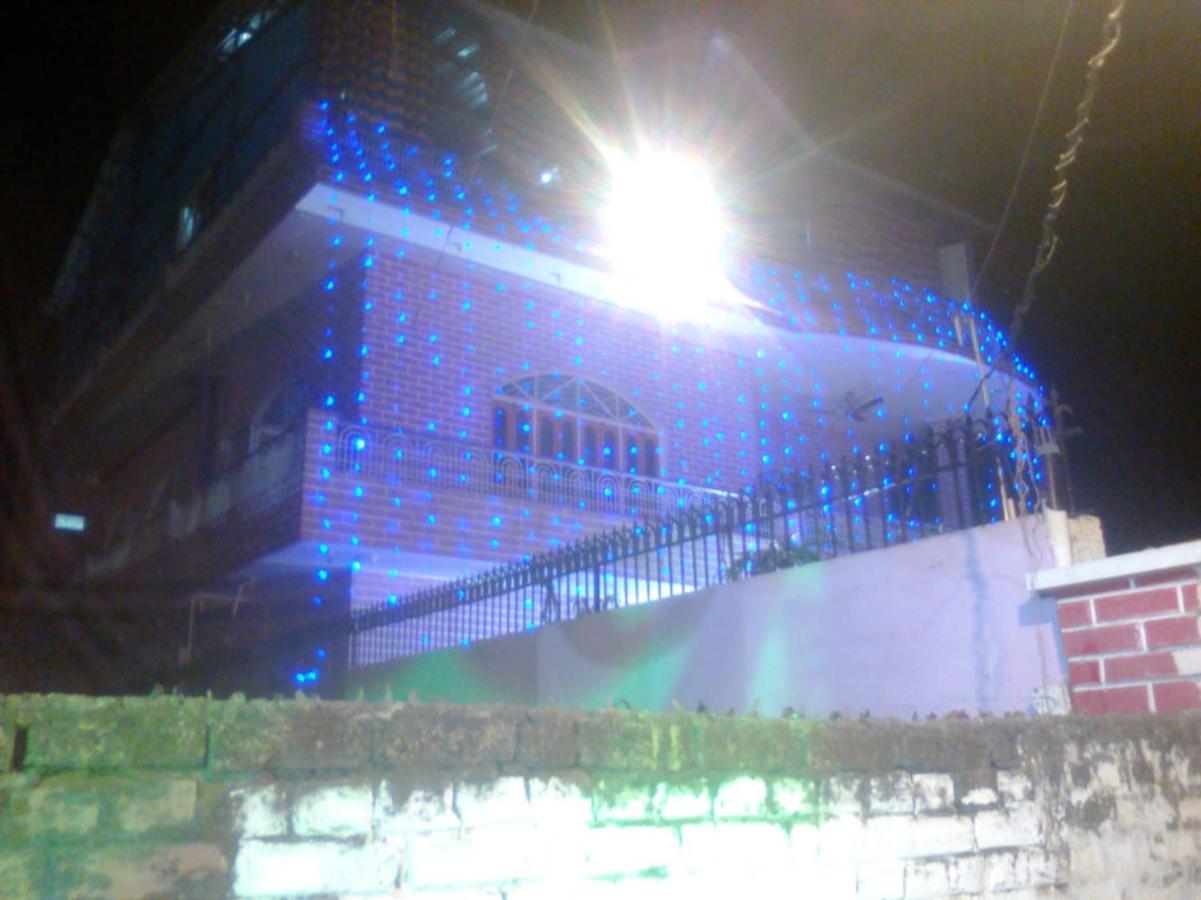 Srishti Shelter Hotel Varanasi Exterior foto